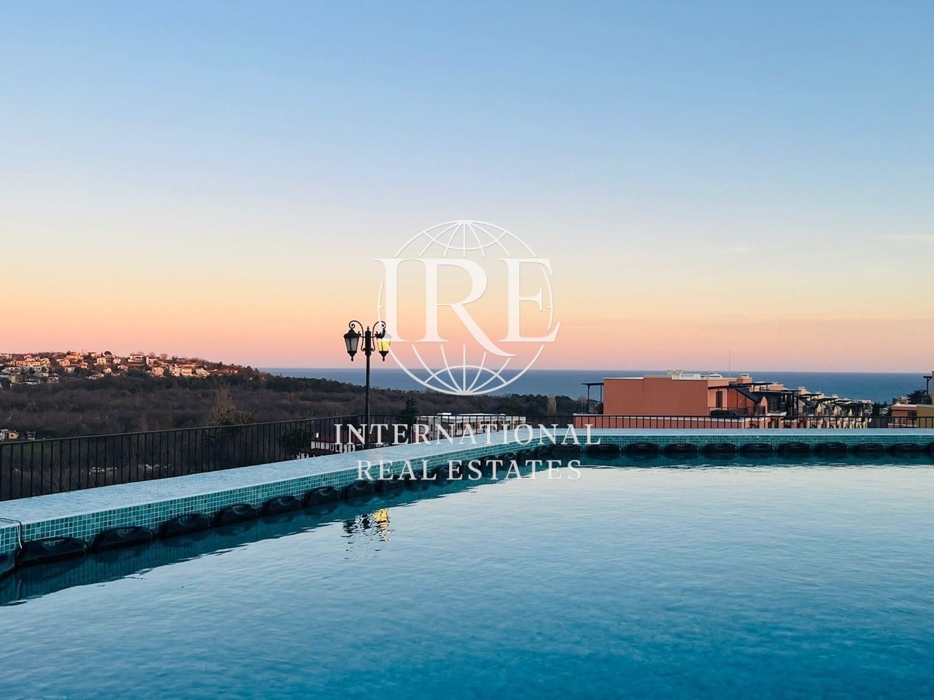 Дава под наем 3-СТАЕН, гр. Варна, к.к. Св.Св. Константин и Елена, снимка 14 - Апартаменти - 54123200