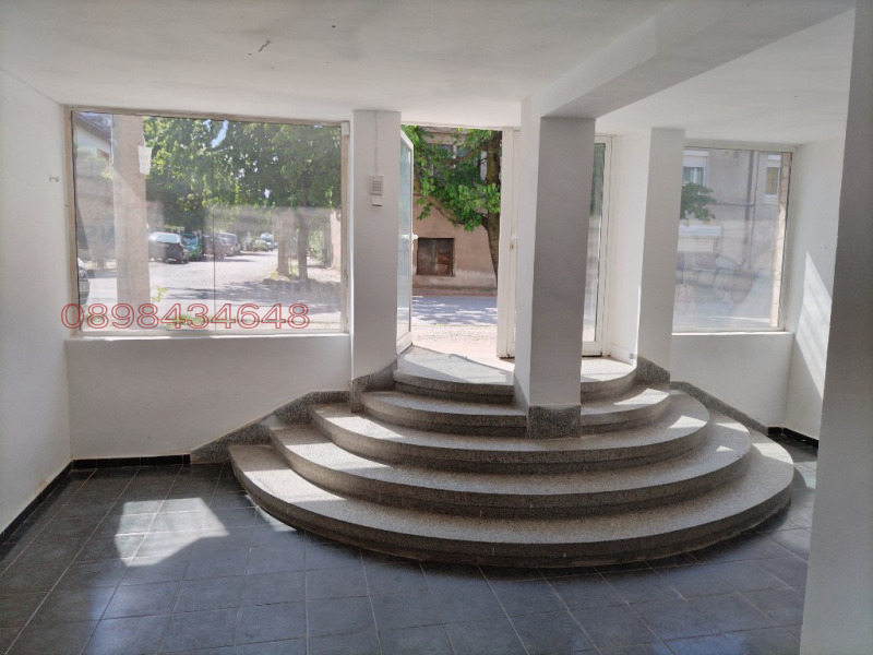 Дава под наем МАГАЗИН, гр. Кюстендил, Център, снимка 2 - Магазини - 52781953