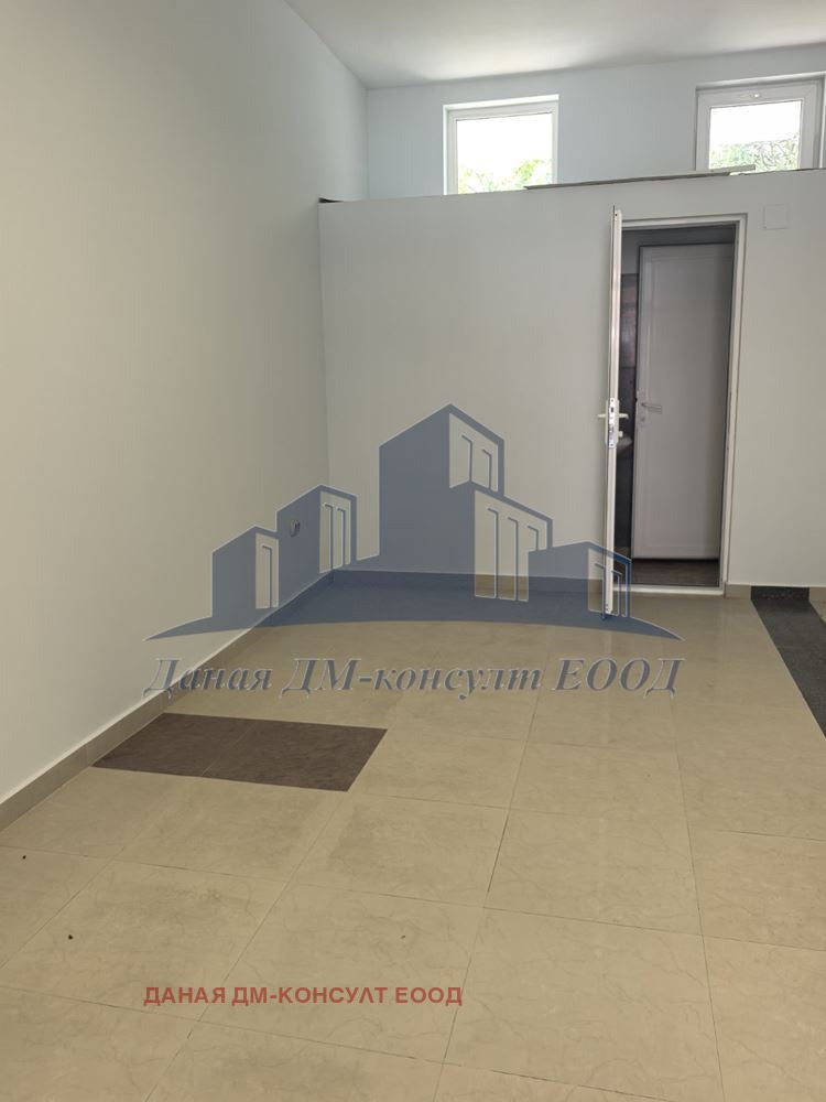 Дава под наем  Магазин град Шумен , 2-ри корпус , 1500 кв.м | 28149152 - изображение [8]