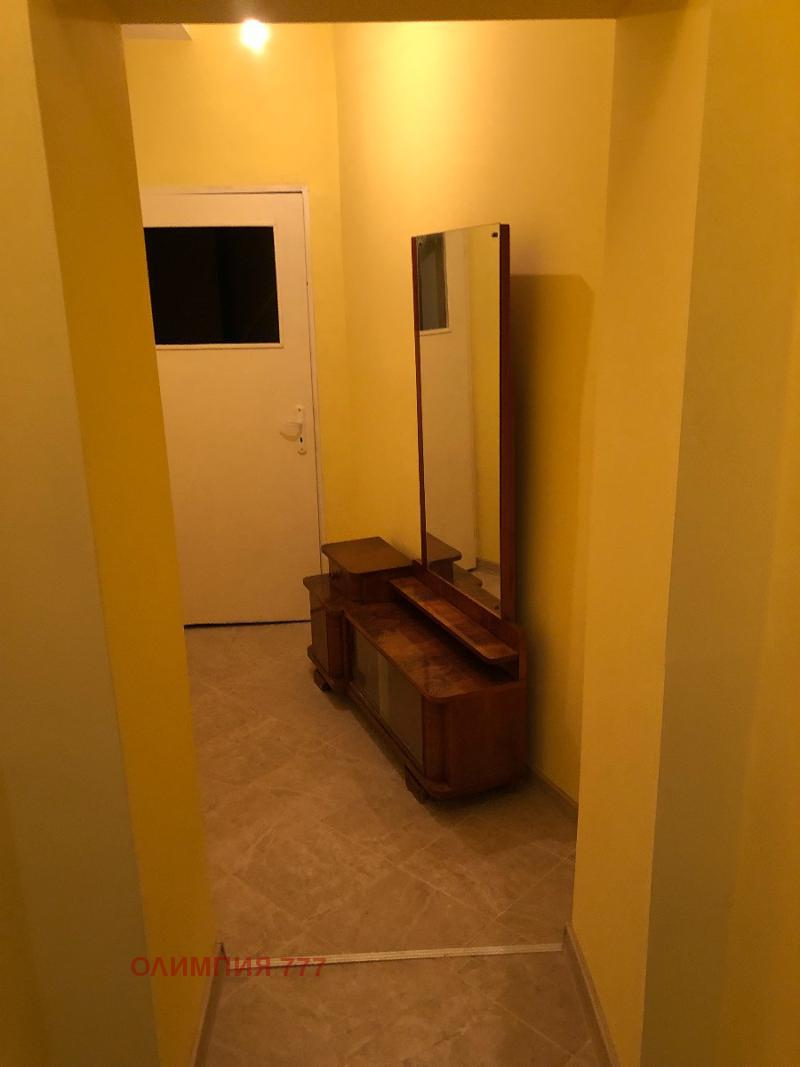 De inchiriat  1 dormitor Pleven , Șiroc țentâr , 60 mp | 56879943 - imagine [8]