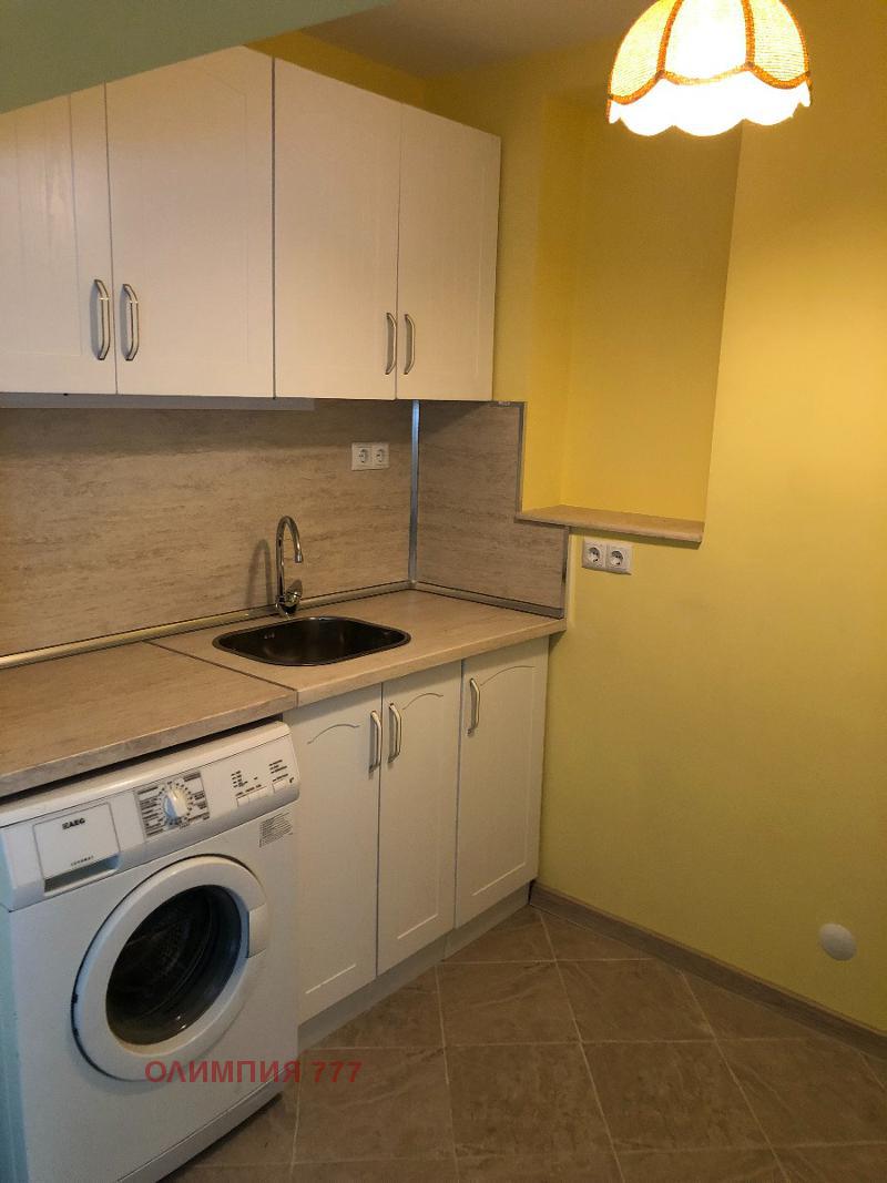 De inchiriat  1 dormitor Pleven , Șiroc țentâr , 60 mp | 56879943