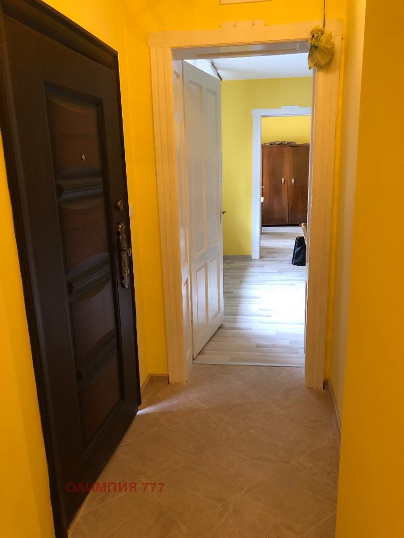 De inchiriat  1 dormitor Pleven , Șiroc țentâr , 60 mp | 56879943 - imagine [7]
