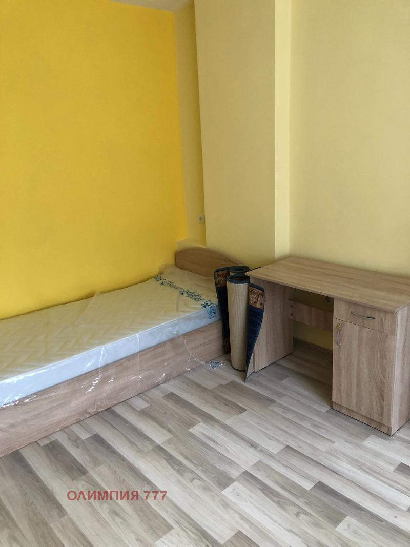 De inchiriat  1 dormitor Pleven , Șiroc țentâr , 60 mp | 56879943 - imagine [4]