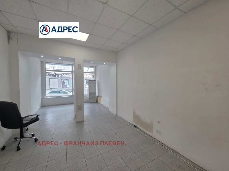 Дава под Наем МАГАЗИН в град Враца, Център - 95 кв.м / 850 € » 1 662.46 лв., АДРЕС - ФРАНЧАЙЗ ПЛЕВЕН