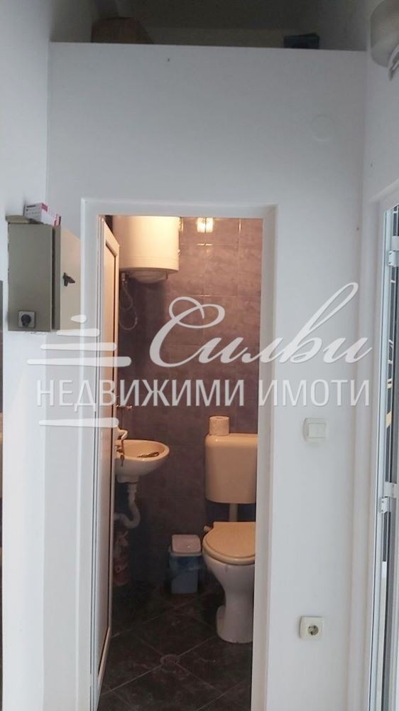 Дава под наем МАГАЗИН, гр. Шумен, Център, снимка 3 - Магазини - 55219731