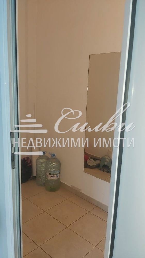 Дава под наем МАГАЗИН, гр. Шумен, Център, снимка 2 - Магазини - 55219731