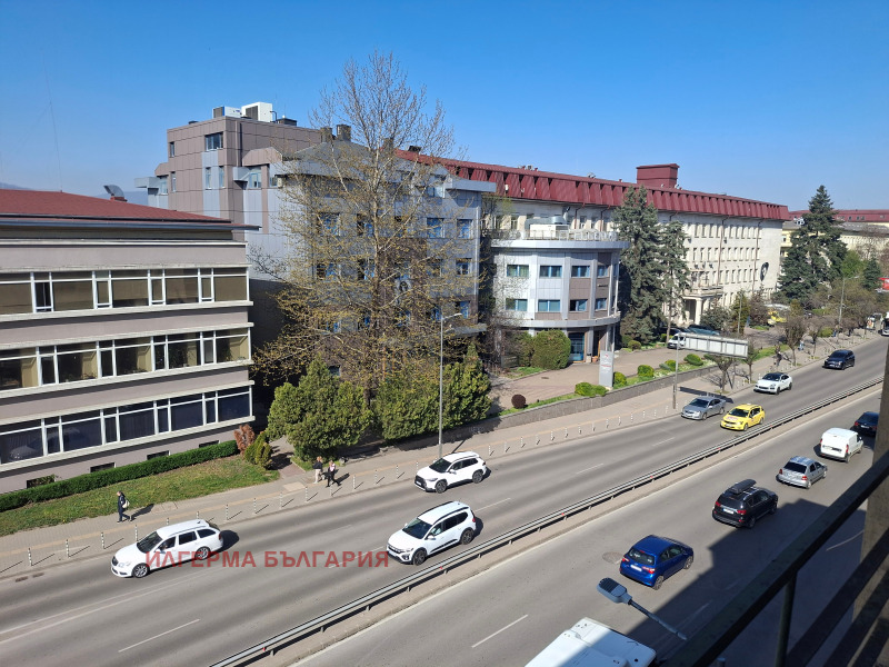 Дава под Наем ОФИС в град София, Център - 95 кв.м / 1 500 € » 2 933.75 лв., ИЛГЕРМА БЪЛГАРИЯ