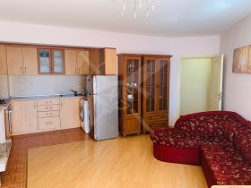 3-стаен град Варна, Базар Левски 2
