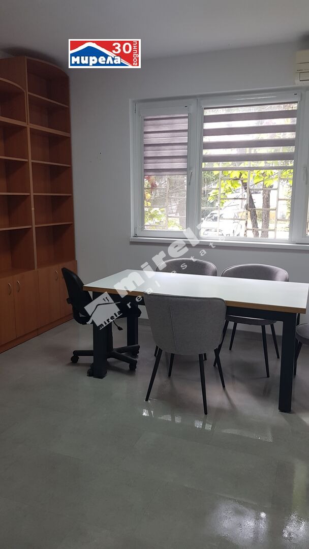 Дава под наем ОФИС, гр. Велико Търново, Център, снимка 2 - Офиси - 52302436