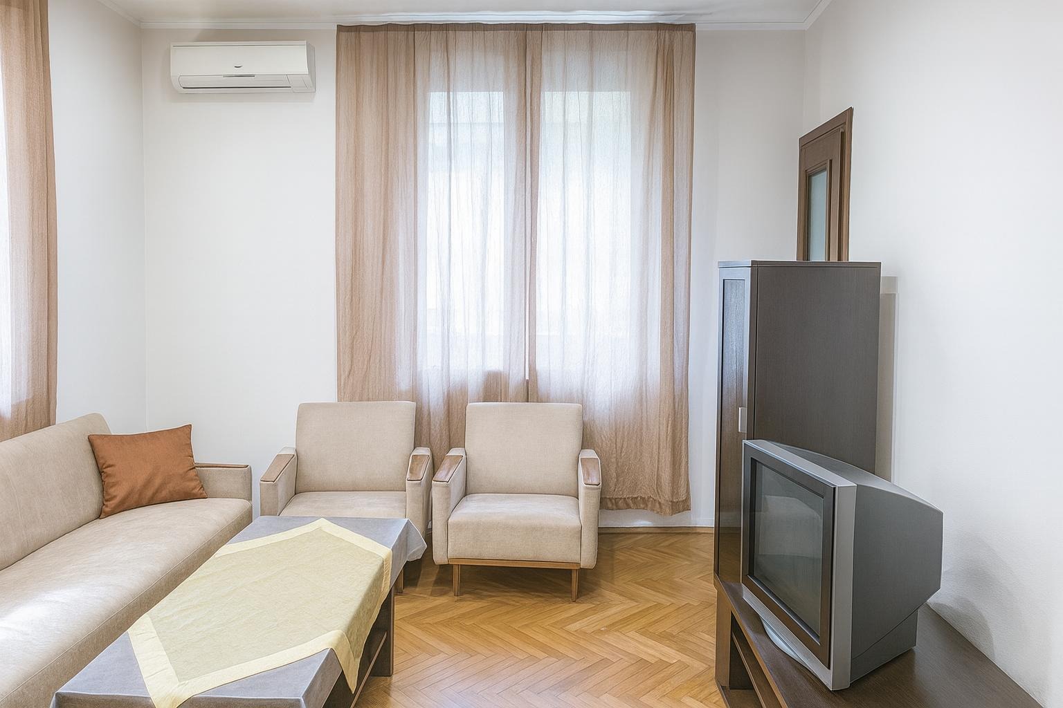 Дава под наем 2-СТАЕН, гр. Пловдив, Център, снимка 2 - Апартаменти - 52168399