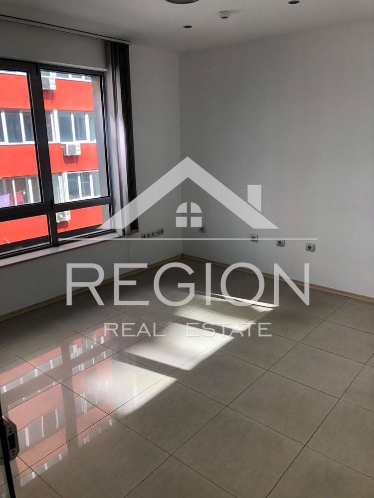 Дава под наем ОФИС, гр. Варна, Лятно кино Тракия, снимка 7 - Офиси - 54217558