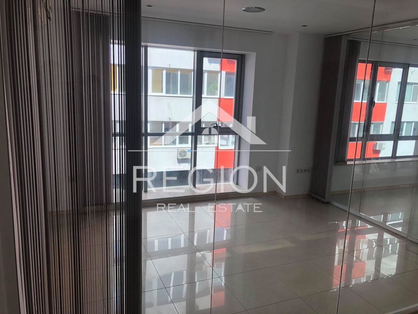 Дава под наем ОФИС, гр. Варна, Лятно кино Тракия, снимка 4 - Офиси - 54217558