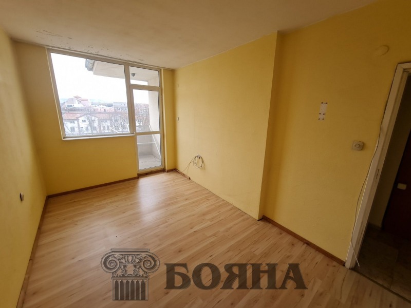 Дава под нем  2-стаен, град Русе, Център •  430 лв. • ID 49585771 — holmes.bg - [1] 