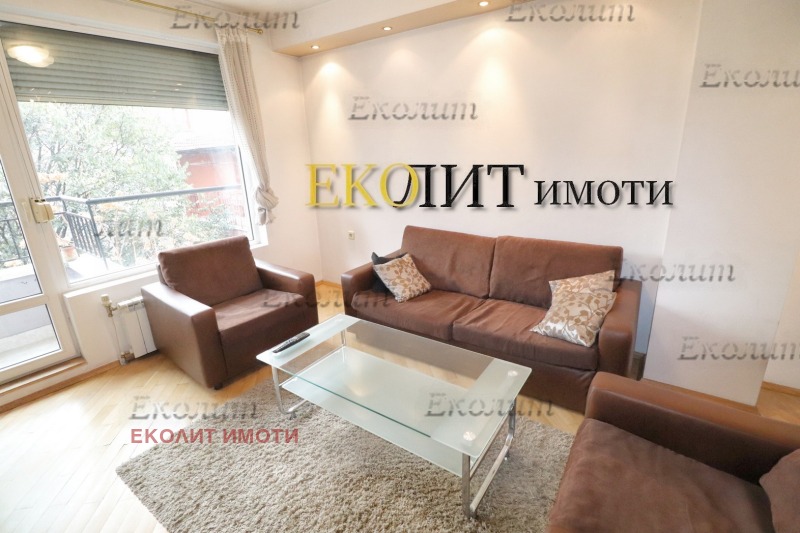 Издаје се  2 спаваће собе Софија , Центар , 102 м2 | 83479950