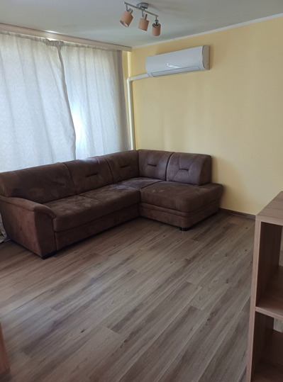 Издаје се  1 спаваћа соба Софија , Центар , 70 м2 | 30382108