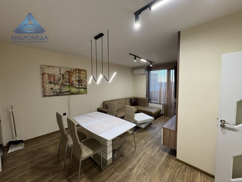 En renta  2 dormitorios Pleven , Shirok tsentar , 86 metros cuadrados | 92113244