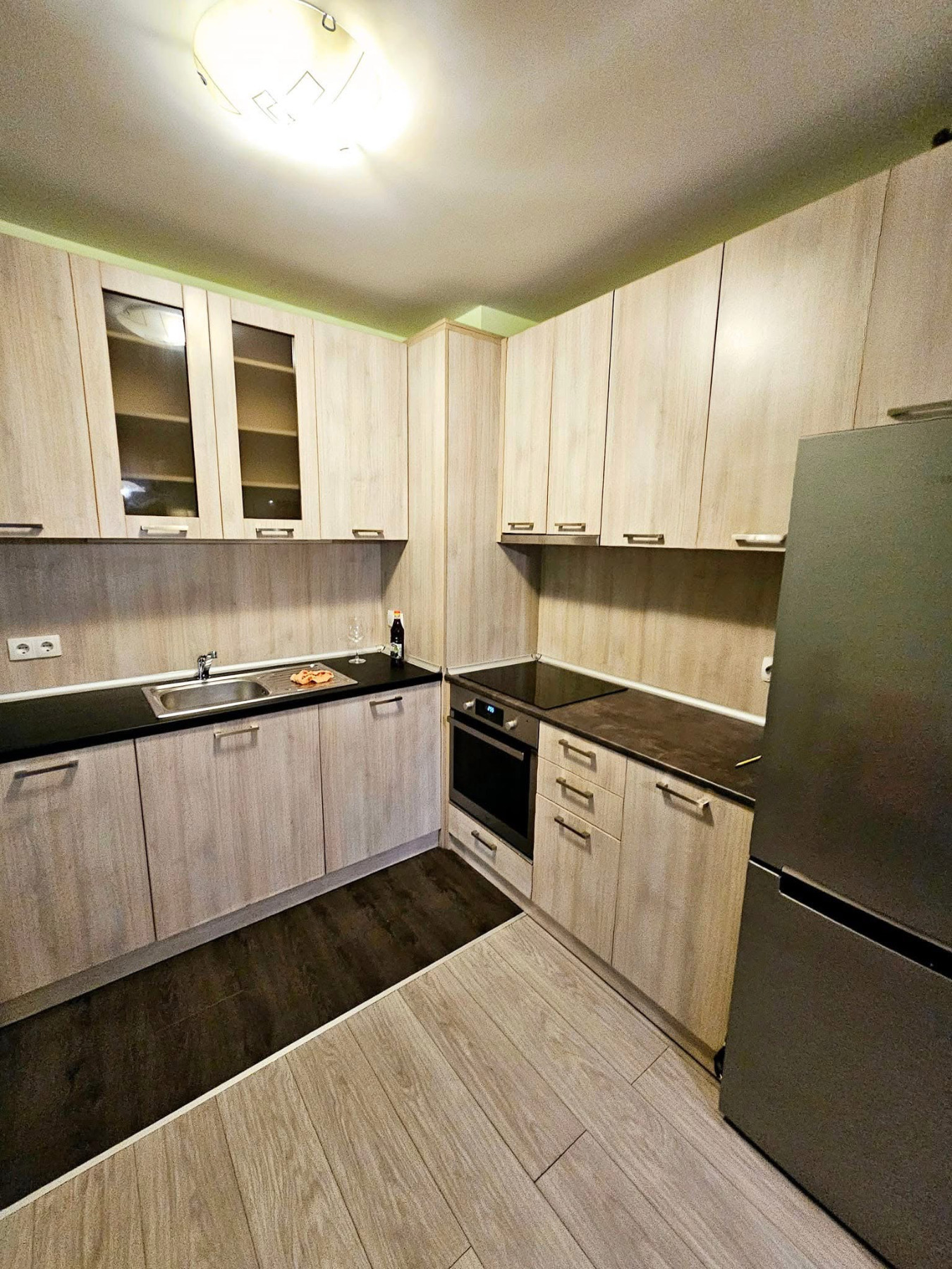 Дава под наем 3-СТАЕН, гр. София, Банишора, снимка 2 - Апартаменти - 54113653