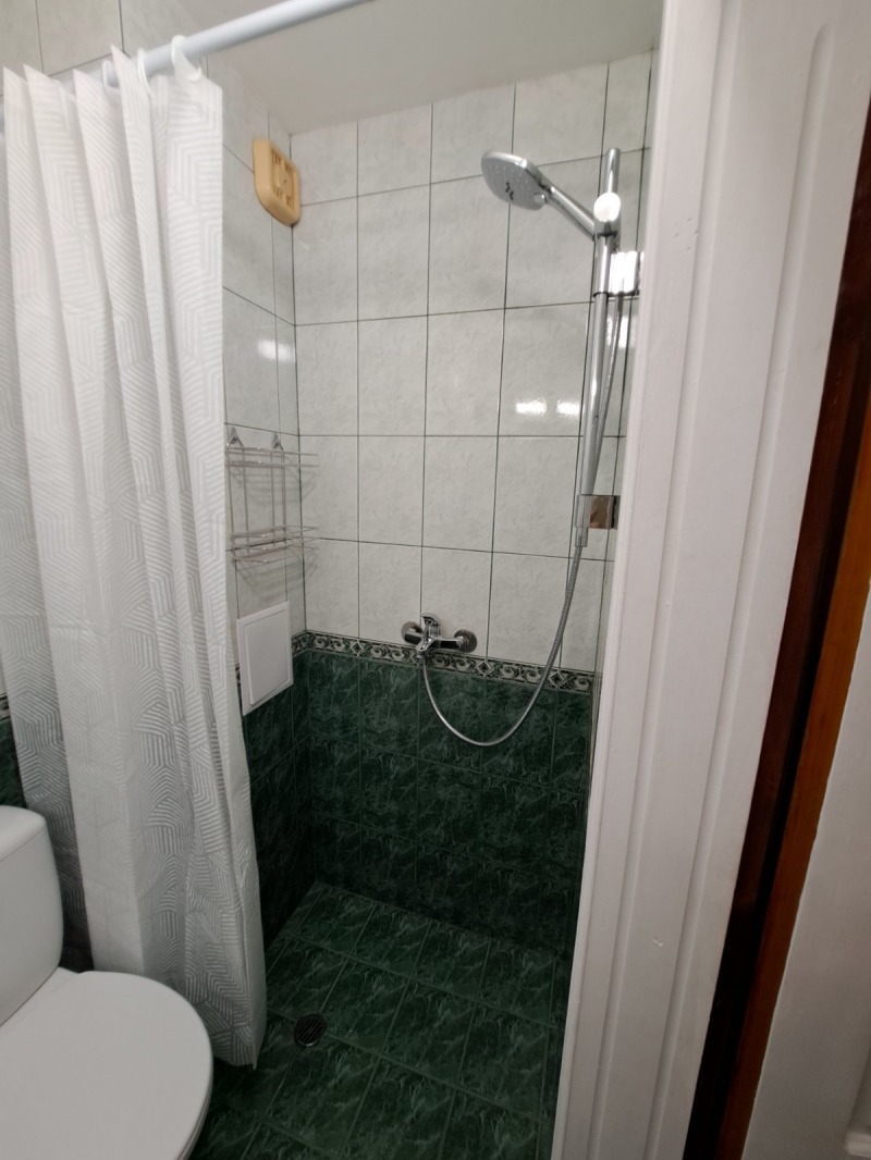 De inchiriat  1 dormitor Burgas , Țentâr , 50 mp | 41977794 - imagine [9]