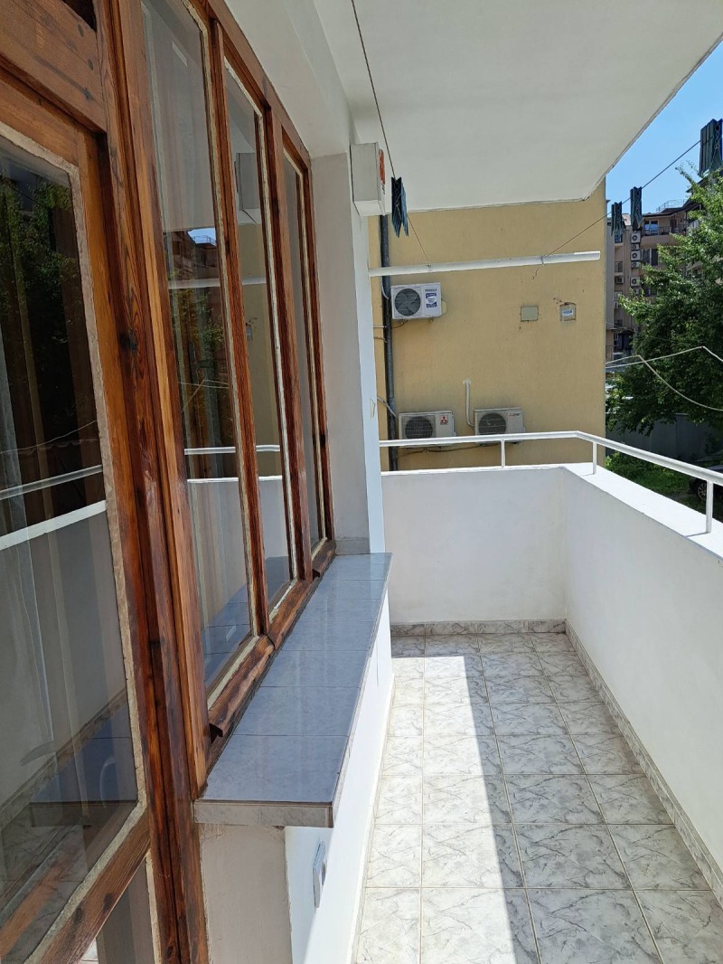 De inchiriat  1 dormitor Burgas , Țentâr , 50 mp | 41977794 - imagine [7]