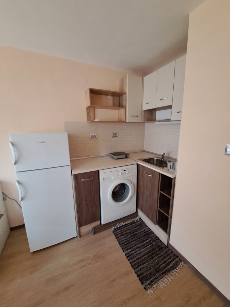 De inchiriat  1 dormitor Burgas , Țentâr , 50 mp | 41977794 - imagine [3]