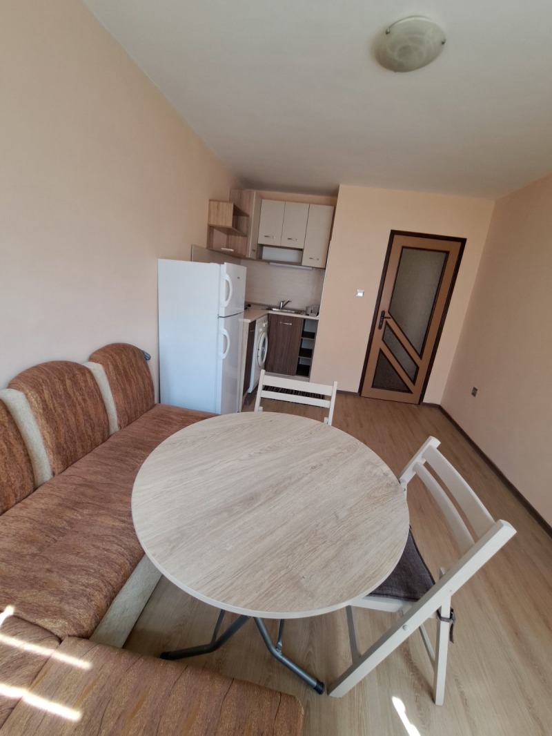 De inchiriat  1 dormitor Burgas , Țentâr , 50 mp | 41977794 - imagine [2]