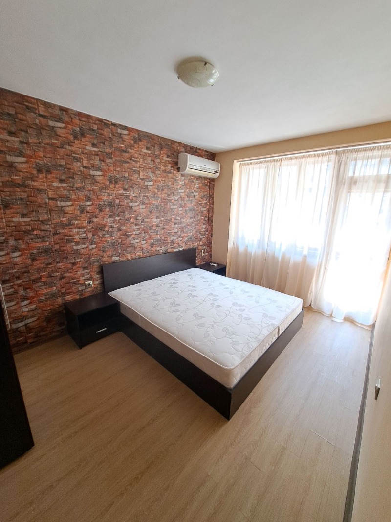 De inchiriat  1 dormitor Burgas , Țentâr , 50 mp | 41977794 - imagine [4]