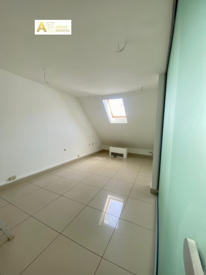 De inchiriat  Birou Sofia , Țentâr , 200 mp | 34785285 - imagine [9]