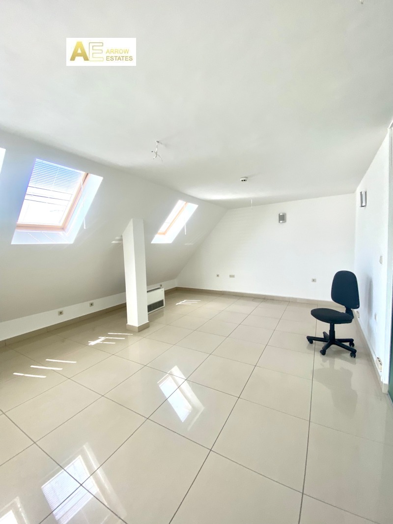De inchiriat  Birou Sofia , Țentâr , 200 mp | 34785285 - imagine [7]