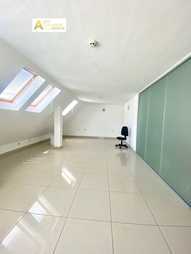 De inchiriat  Birou Sofia , Țentâr , 200 mp | 34785285