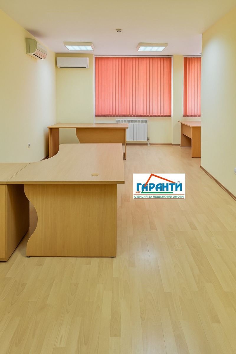 Da affittare  Ufficio Plovdiv , Karshiiaka , 60 mq | 97346887 - Immagine [3]