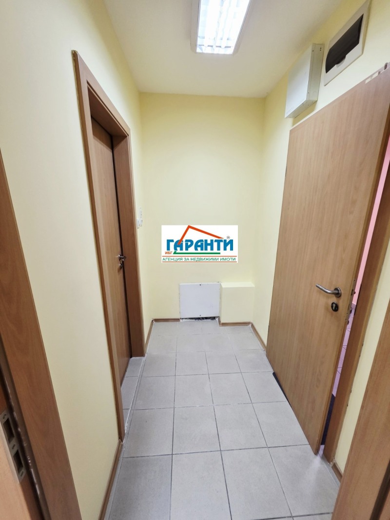 Da affittare  Ufficio Plovdiv , Karshiiaka , 60 mq | 97346887 - Immagine [4]