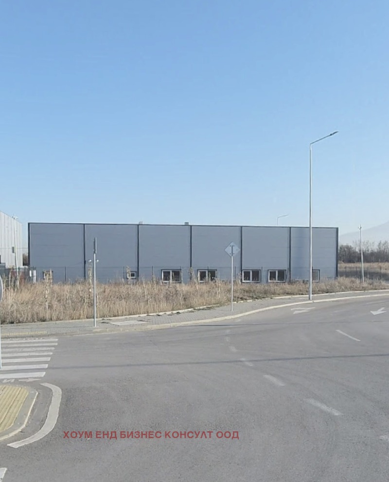 Te huur  Opslag regio Sofia , Bozjurishte , 2540 m² | 71748738