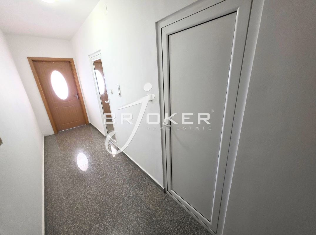 Дава под наем 2-СТАЕН, гр. Кърджали, Център, снимка 5 - Апартаменти - 54147042