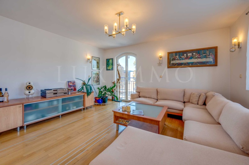 Zu vermieten  2 Schlafzimmer Sofia , Lozenez , 101 qm | 13598200