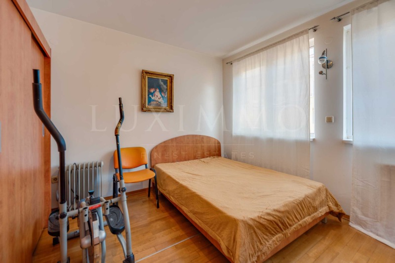 Zu vermieten  2 Schlafzimmer Sofia , Lozenez , 101 qm | 13598200 - Bild [12]