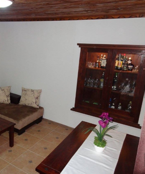 Дава под наем КЪЩА, гр. Хисаря, област Пловдив, снимка 7 - Къщи - 54047095