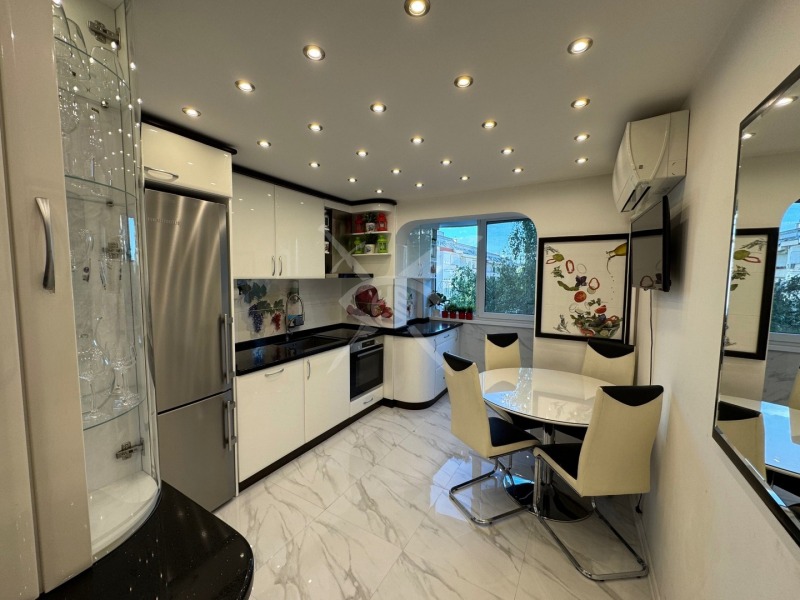 K pronájmu  2 ložnice Sofia , Mladost 1 , 78 m2 | 43035698 - obraz [2]