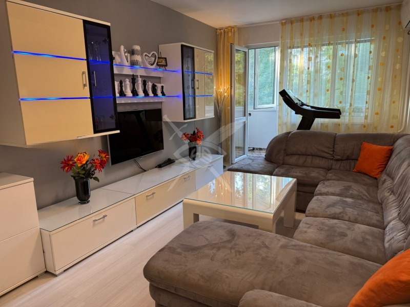 K pronájmu  2 ložnice Sofia , Mladost 1 , 78 m2 | 43035698 - obraz [6]