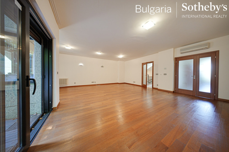 Para alugar  Casa Sofia , Boiana , 476 m² | 40501334 - imagem [2]