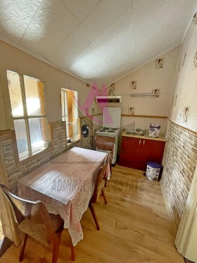 1 chambre Tsentar, Varna
