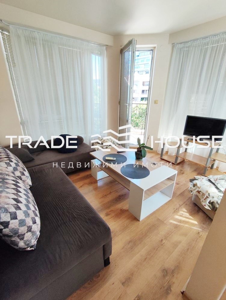 Дава под нем  2-стаен, град Пловдив, Център •  340 EUR • ID 73080266 — holmes.bg - [1] 