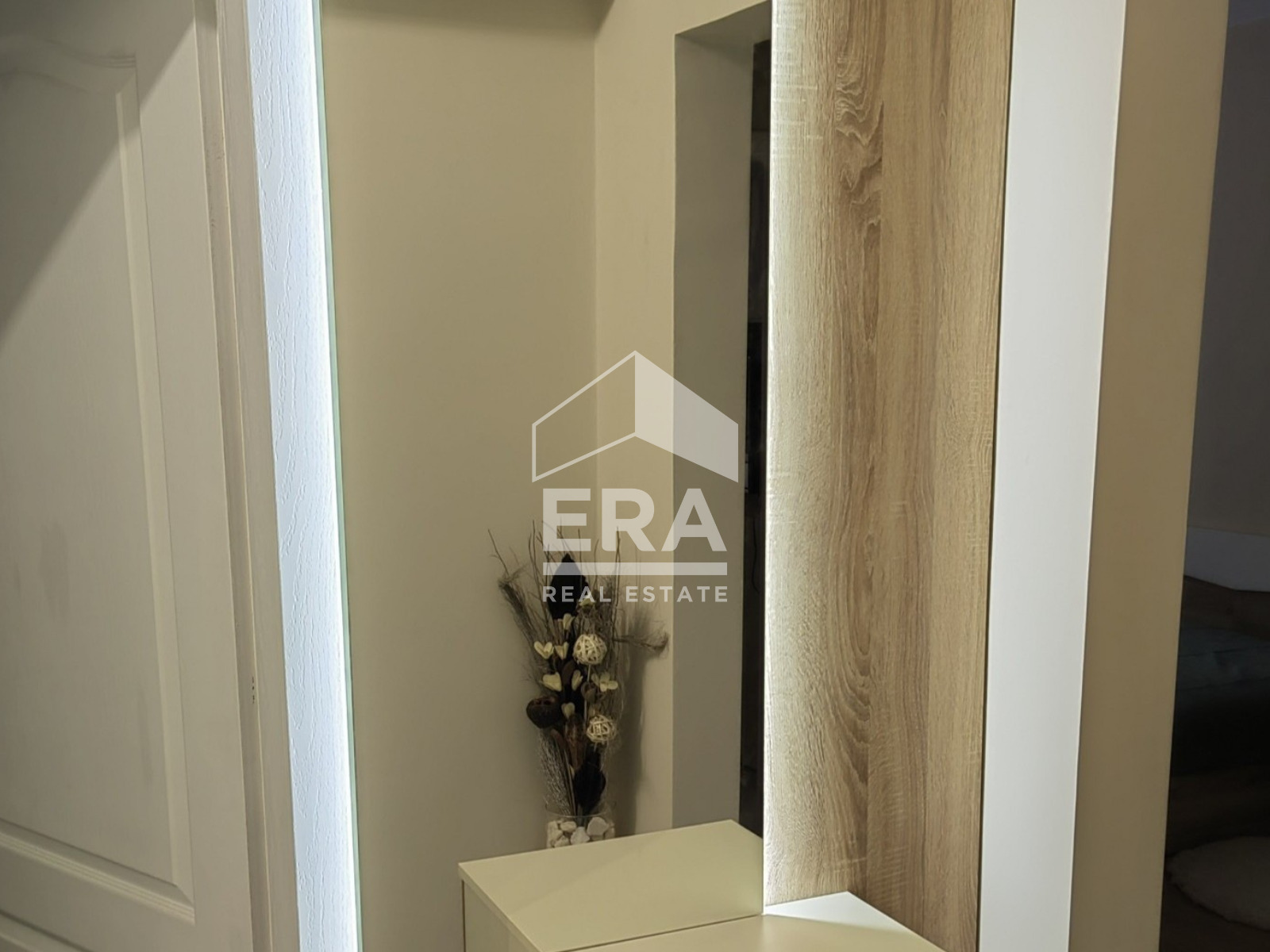 Дава под наем 3-СТАЕН, гр. Русе, Широк център