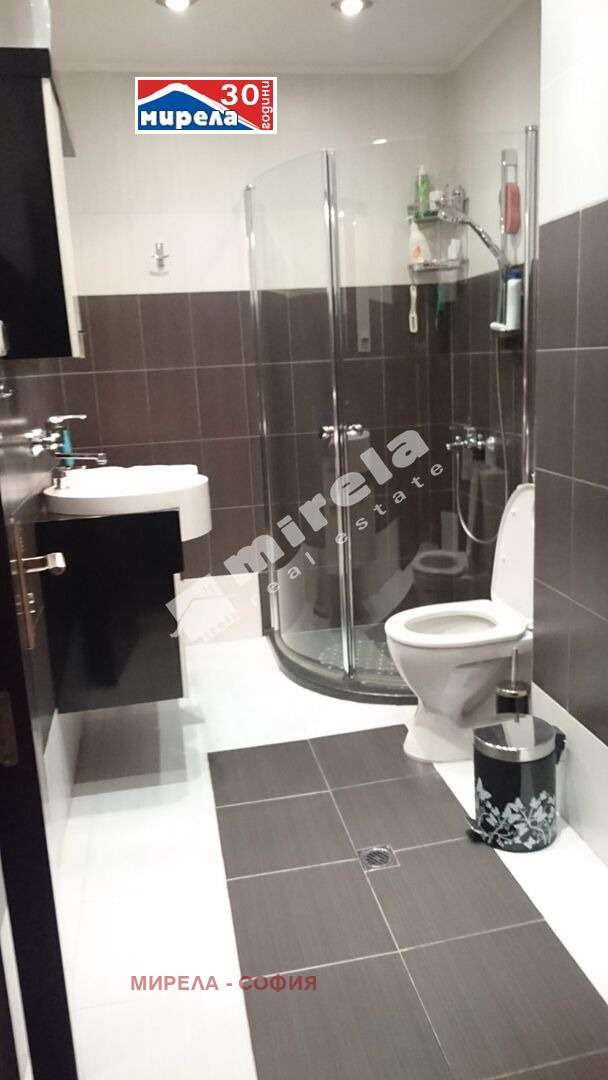 Zu vermieten  2 Schlafzimmer Sofia , Zentar , 100 qm | 77693099 - Bild [8]