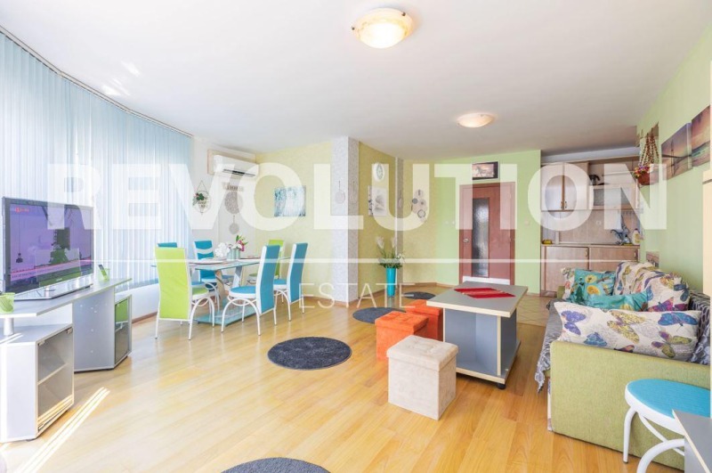 A louer  3 chambres Varna , Tsentar , 130 m² | 69140468