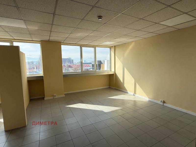 Дава под Наем ОФИС в град Пловдив, Кършияка - 150 кв.м / 420 € » 821.45 лв., ДИМЕТРА