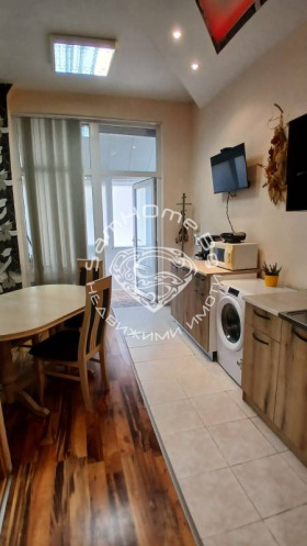 1 quarto Briz, Varna