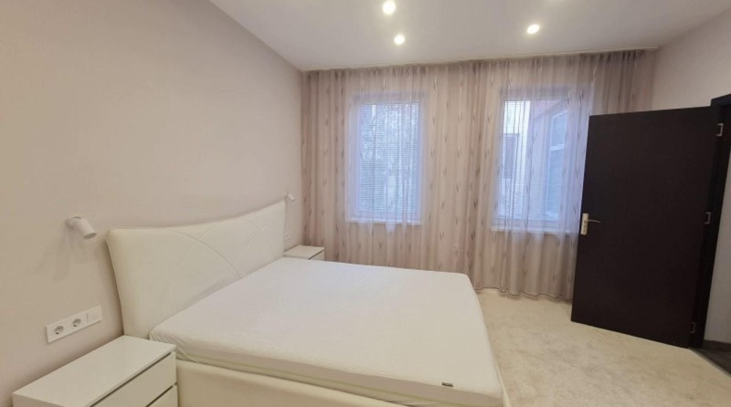 Издаје се  1 спаваћа соба Софија , Центар , 60 м2 | 10459776 - слика [4]