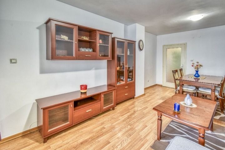 Дава под нем  3-стаен, град София, Лозенец •  770 EUR • ID 54658131 — holmes.bg - [1] 