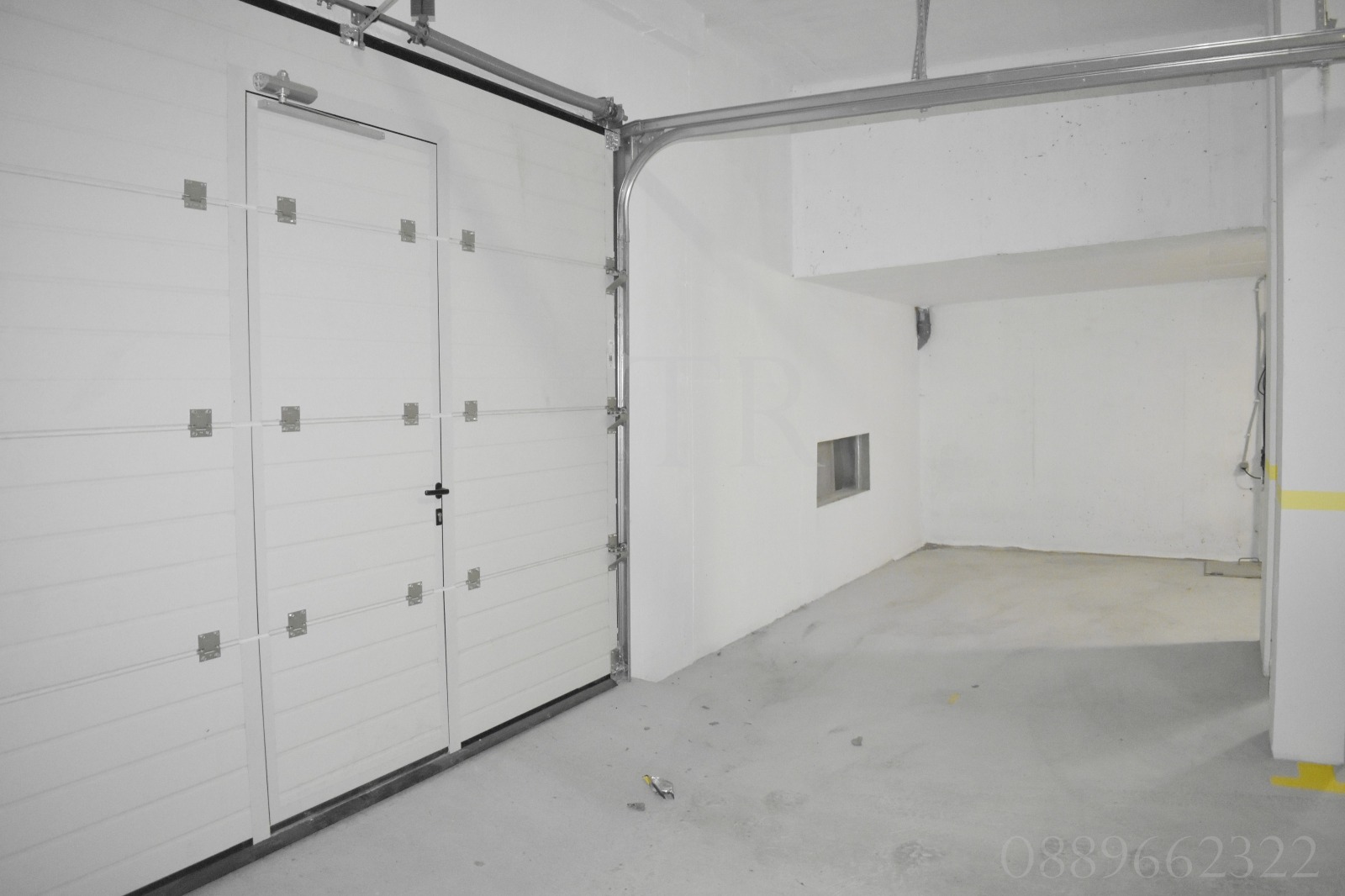 Дава под наем ГАРАЖ, ПАРКОМЯСТО, гр. Бургас, Лазур, снимка 2 - Гаражи и паркоместа - 53619918