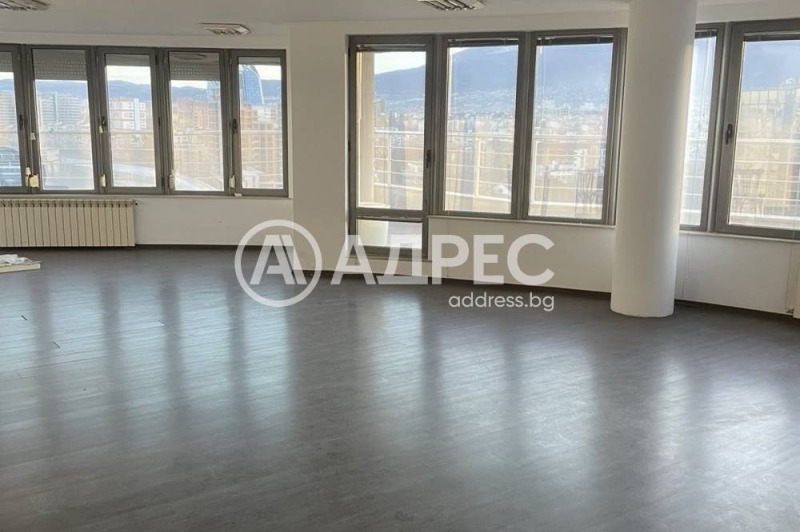 K pronájmu  Kancelář Sofia , Iztok , 260 m2 | 90364123